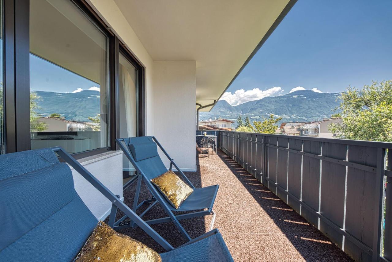 Goldfinger + Suites Lana Buitenkant foto