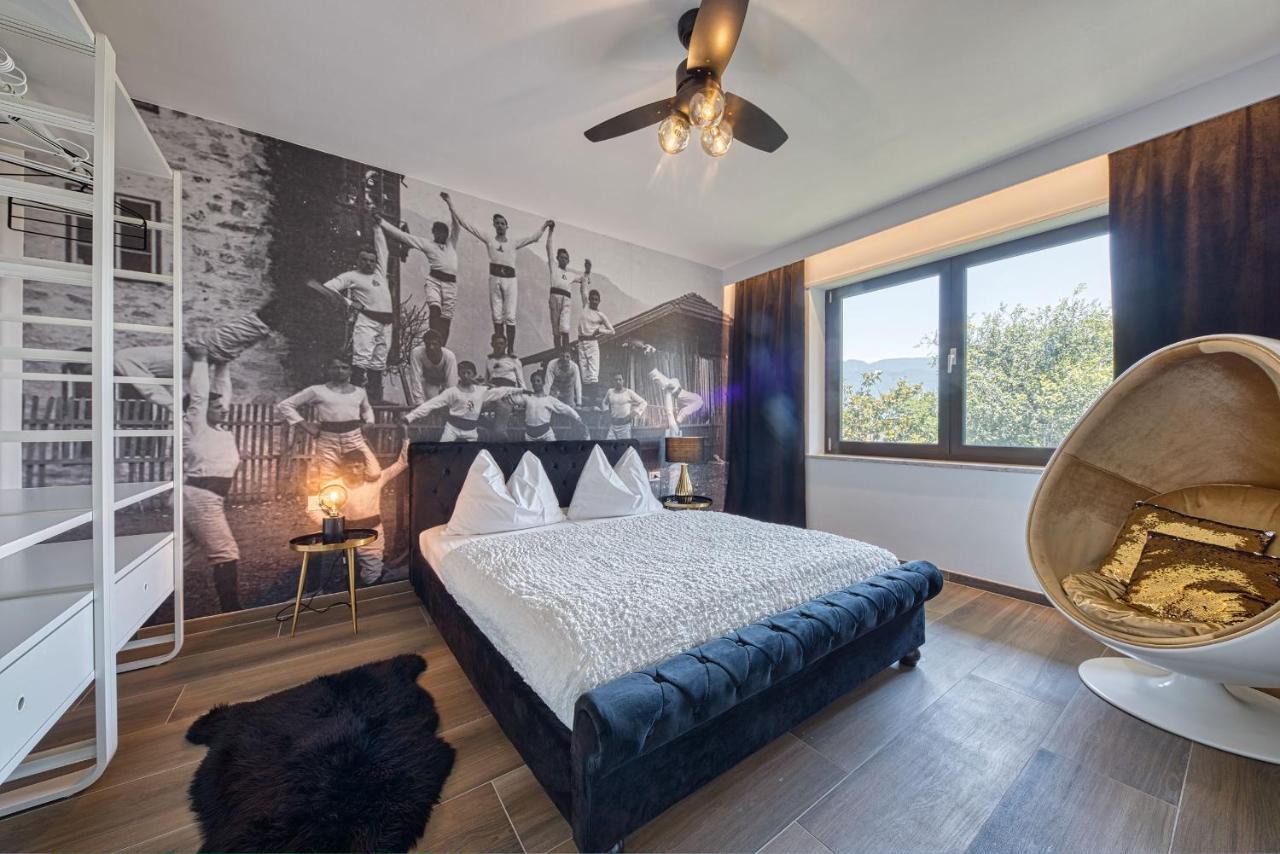 Goldfinger + Suites Lana Buitenkant foto