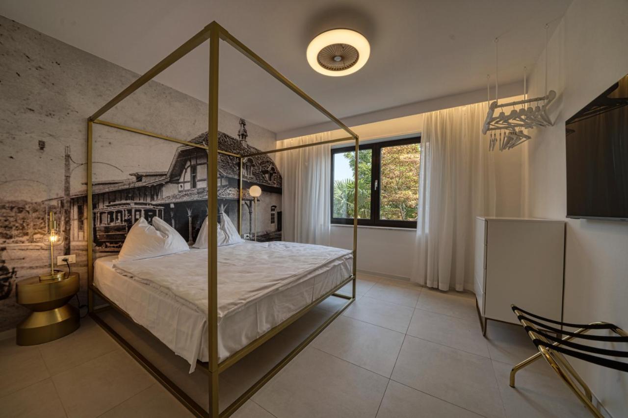 Goldfinger + Suites Lana Buitenkant foto