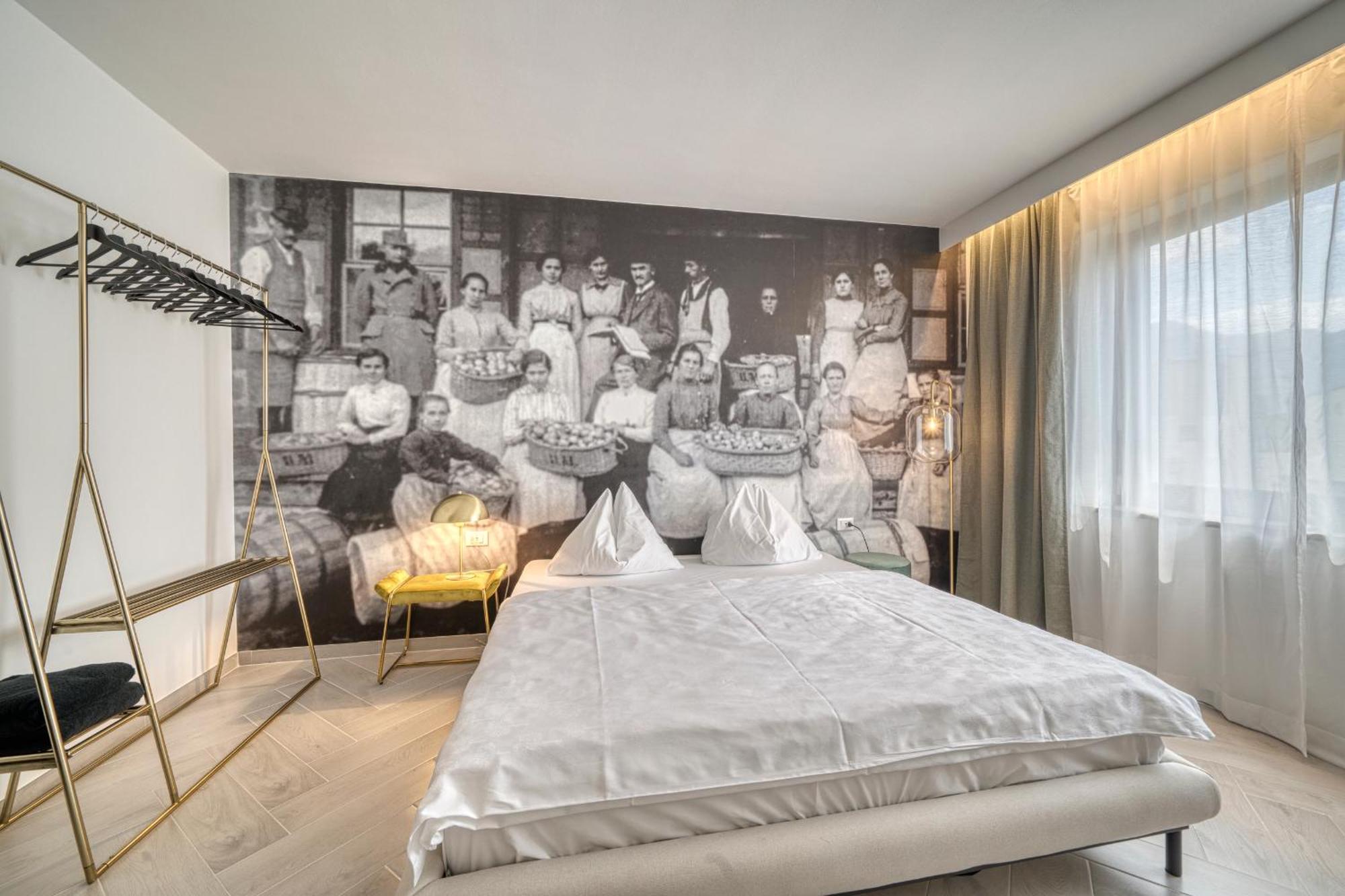 Goldfinger + Suites Lana Buitenkant foto