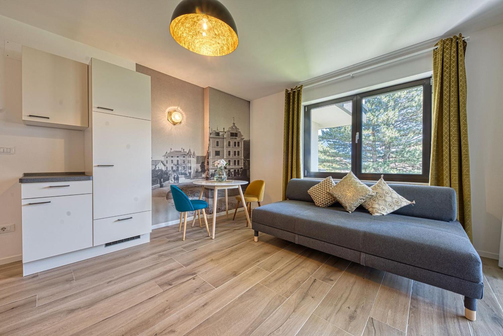 Goldfinger + Suites Lana Buitenkant foto